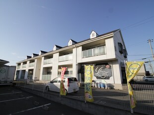 ファミーユ友沢弐番館の物件外観写真